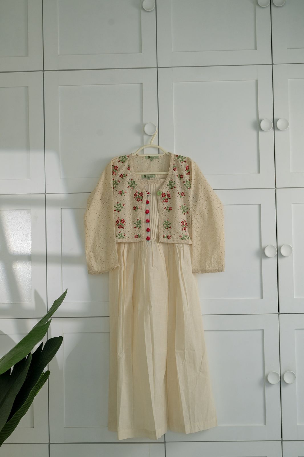 Embroidered Cream Hakoba Jacket